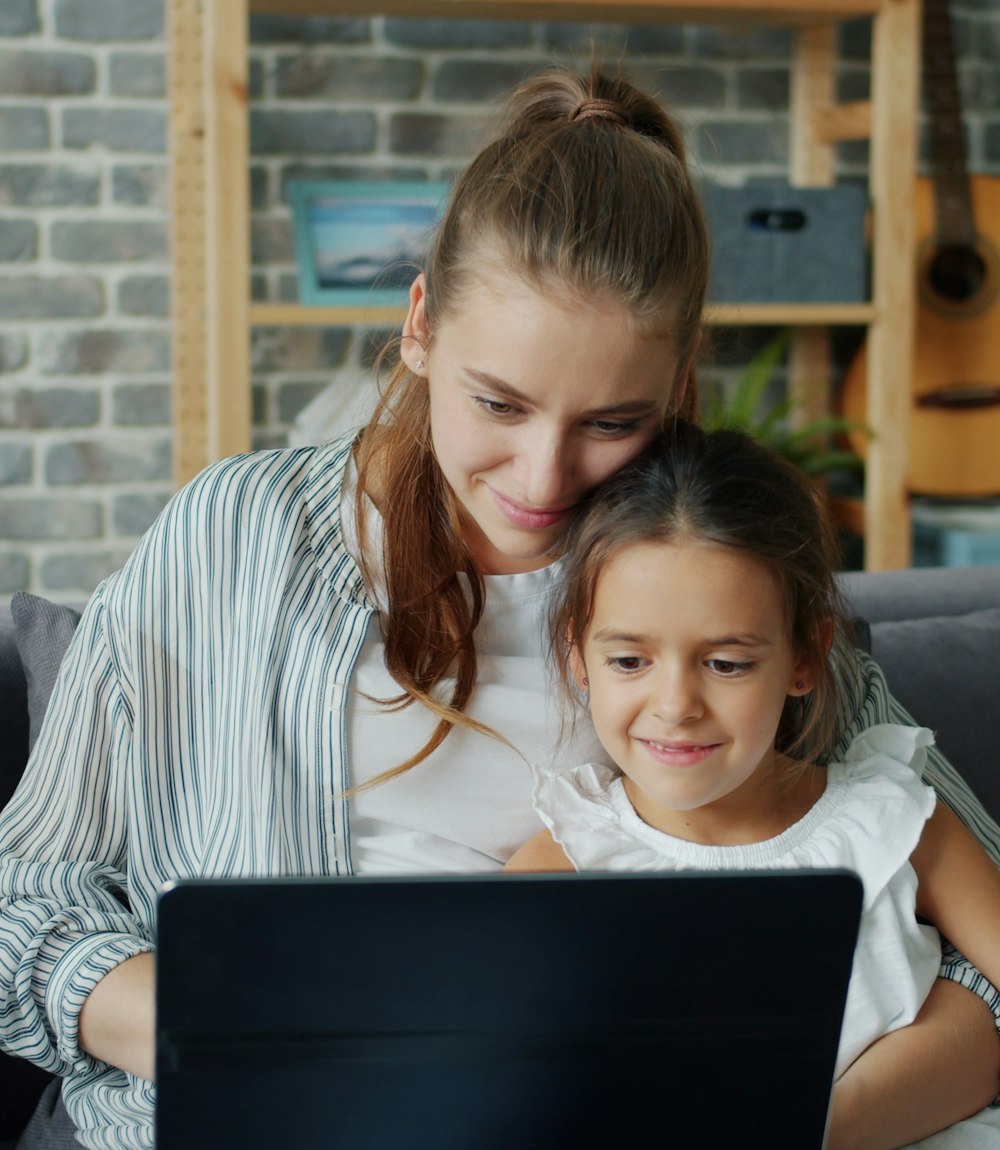 A parent and child learning together with Pounce